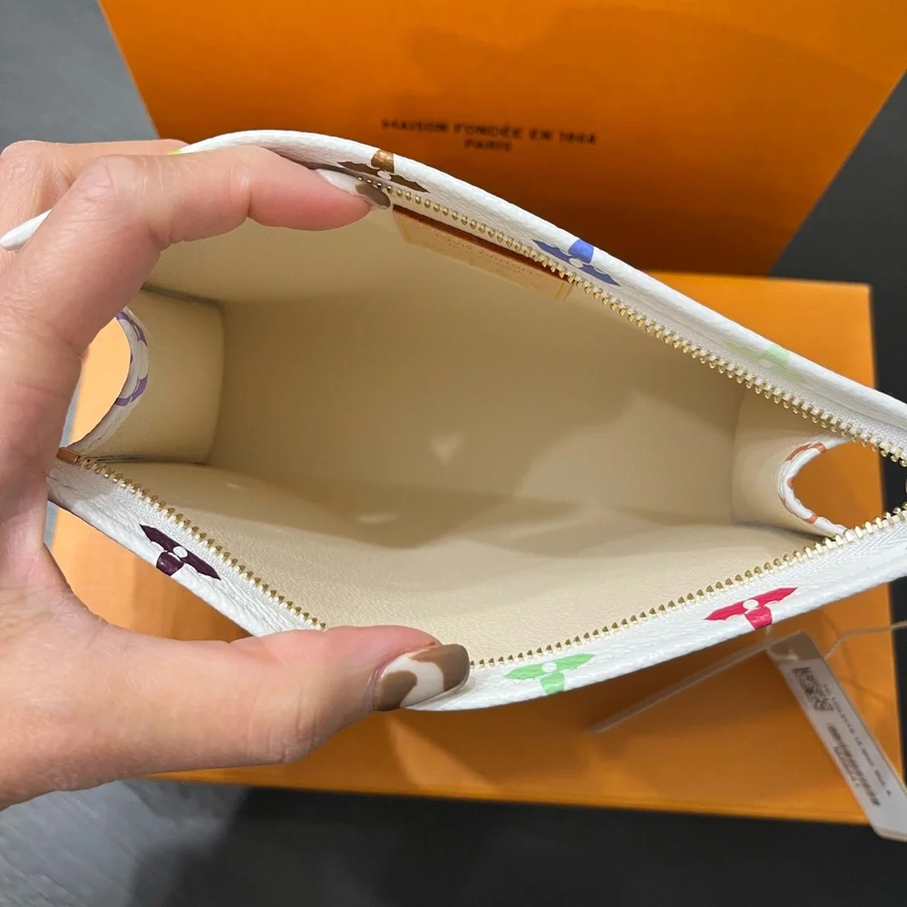 NEW 🩷 Louis Vuitton x Takashi Murakami White Multi Toiletry Pouch 19 *Limit Ed* - Picture 8 of 15